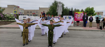 Этих дней не смолкнет слава